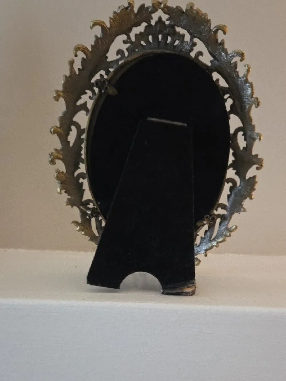 Ornate Oval Decorative Photo Frame